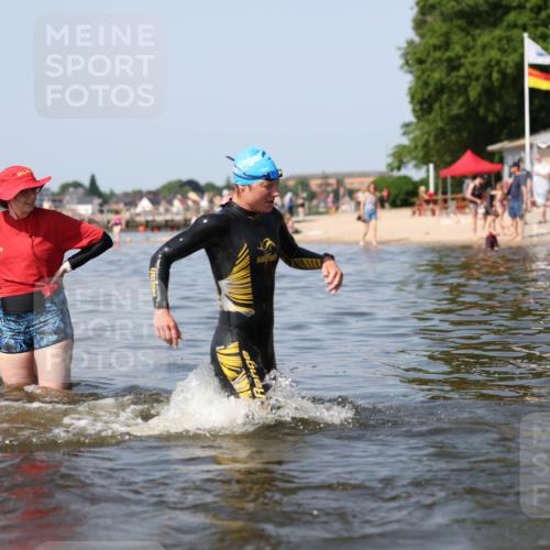 22.06.2025 - Viking Triathlon Michael Strokosch http://msf.ph/oto/8061696 22.06.2025 10:26:14 Schwimmen 9, 526, 617 meine-sportfotos.de