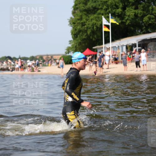 22.06.2025 - Viking Triathlon Michael Strokosch http://msf.ph/oto/8061703 22.06.2025 10:26:14 Schwimmen 9, 526, 617 meine-sportfotos.de