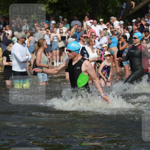 22.06.2025 - Viking Triathlon H.Heesch http://msf.ph/oto/8061705 22.06.2025 10:04:22 Schwimmen 115, 141, 142, 185, 195, 209, 239, 253, 276, 335, 377, 408, 419, 447, 493 meine-sportfotos.de