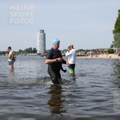 22.06.2025 - Viking Triathlon Michael Strokosch http://msf.ph/oto/8061708 22.06.2025 10:46:56 Schwimmen 36, 378, 498, 515 meine-sportfotos.de