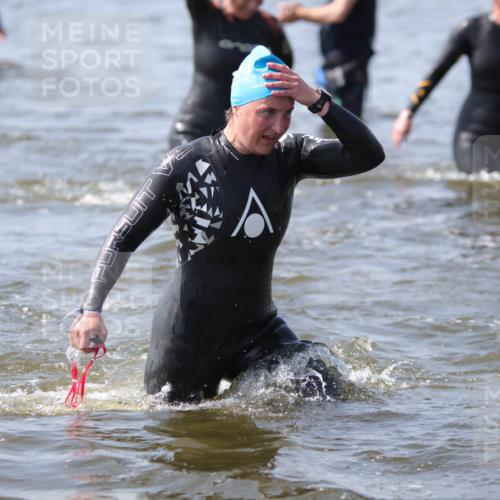 22.06.2025 - Viking Triathlon H.Heesch http://msf.ph/oto/8061714 22.06.2025 10:42:21 Schwimmen 16, 55, 65, 192, 281, 290, 318, 326, 427, 460, 465 meine-sportfotos.de