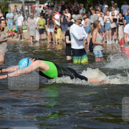 22.06.2025 - Viking Triathlon H.Heesch http://msf.ph/oto/8061716 22.06.2025 10:04:23 Schwimmen 115, 141, 142, 185, 195, 209, 239, 253, 276, 335, 377, 408, 419, 447, 493 meine-sportfotos.de