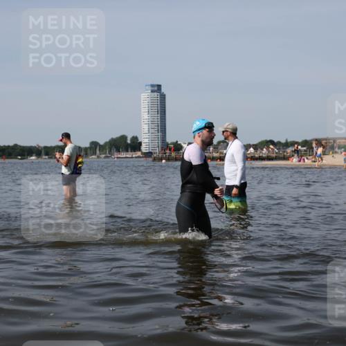 22.06.2025 - Viking Triathlon Michael Strokosch http://msf.ph/oto/8061718 22.06.2025 10:47:01 Schwimmen 36, 51, 378 meine-sportfotos.de