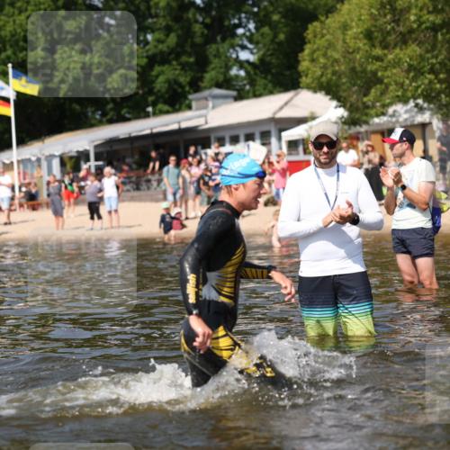 22.06.2025 - Viking Triathlon Michael Strokosch http://msf.ph/oto/8061722 22.06.2025 10:26:15 Schwimmen 9, 526, 617 meine-sportfotos.de