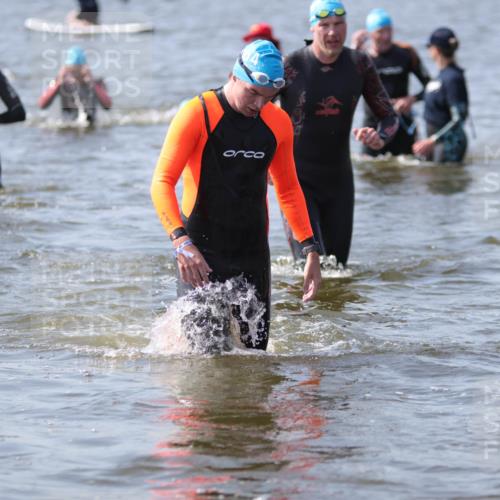 22.06.2025 - Viking Triathlon H.Heesch http://msf.ph/oto/8061733 22.06.2025 10:42:25 Schwimmen 16, 55, 65, 171, 192, 281, 290, 318, 326, 427, 460, 465 meine-sportfotos.de