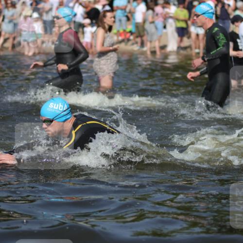 22.06.2025 - Viking Triathlon H.Heesch http://msf.ph/oto/8061734 22.06.2025 10:04:25 Schwimmen 115, 146, 195, 209, 239, 253, 335, 375, 377, 408, 419, 447, 457, 506, 629 meine-sportfotos.de
