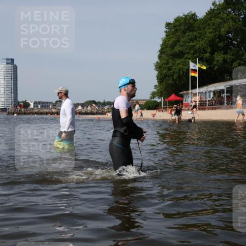22.06.2025 - Viking Triathlon Michael Strokosch http://msf.ph/oto/8061735 22.06.2025 10:47:02 Schwimmen 36, 51, 378 meine-sportfotos.de