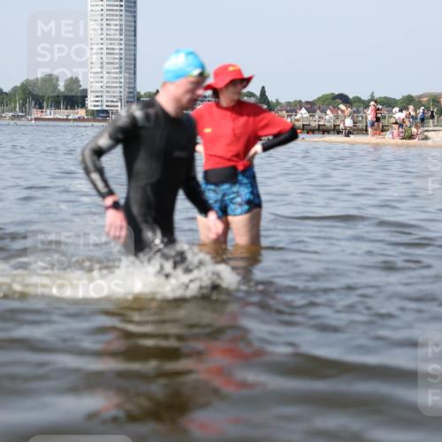 22.06.2025 - Viking Triathlon Michael Strokosch http://msf.ph/oto/8061736 22.06.2025 10:26:17 Schwimmen 9, 526, 617 meine-sportfotos.de