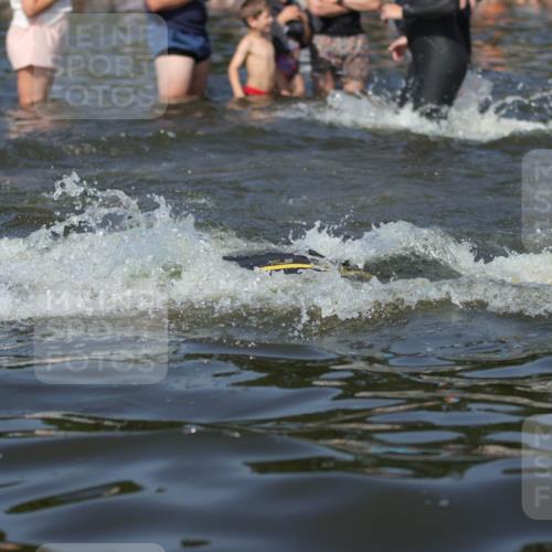 22.06.2025 - Viking Triathlon H.Heesch http://msf.ph/oto/8061756 22.06.2025 10:04:25 Schwimmen 115, 146, 195, 209, 239, 253, 335, 375, 377, 408, 419, 447, 457, 506, 629 meine-sportfotos.de