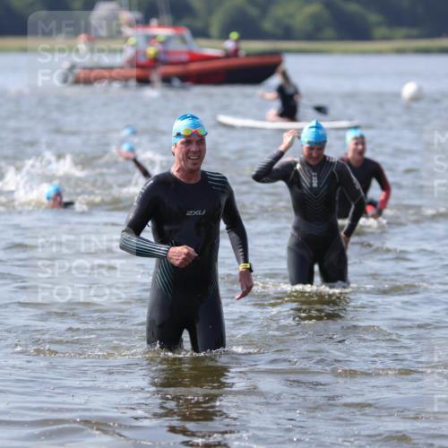 22.06.2025 - Viking Triathlon H.Heesch http://msf.ph/oto/8061757 22.06.2025 10:42:28 Schwimmen 16, 55, 65, 171, 192, 318, 326, 427, 465 meine-sportfotos.de