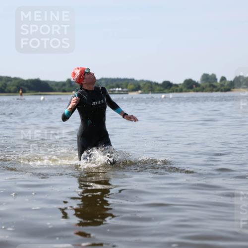 22.06.2025 - Viking Triathlon Michael Strokosch http://msf.ph/oto/8061759 22.06.2025 10:26:45 Schwimmen 610, 661 meine-sportfotos.de