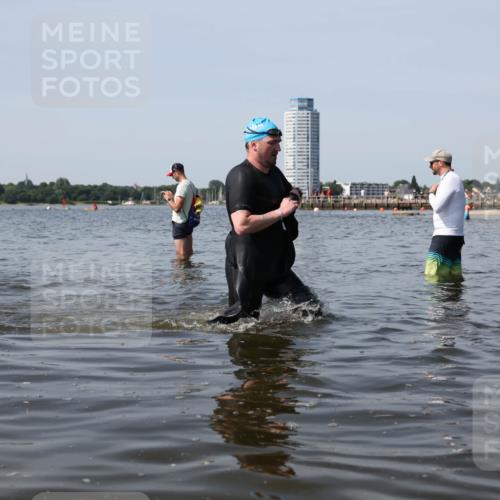 22.06.2025 - Viking Triathlon Michael Strokosch http://msf.ph/oto/8061761 22.06.2025 10:47:12 Schwimmen 51, 74, 76, 267, 378, 421 meine-sportfotos.de