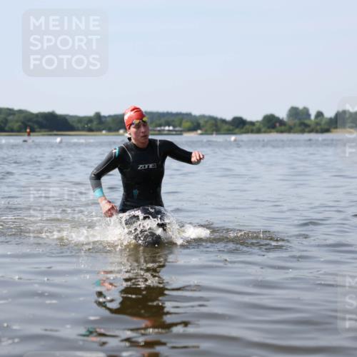 22.06.2025 - Viking Triathlon Michael Strokosch http://msf.ph/oto/8061764 22.06.2025 10:26:46 Schwimmen 610, 661 meine-sportfotos.de