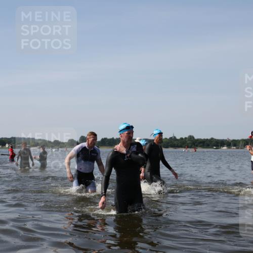 22.06.2025 - Viking Triathlon Michael Strokosch http://msf.ph/oto/8061772 22.06.2025 10:47:16 Schwimmen 51, 74, 76, 267, 421, 547 meine-sportfotos.de