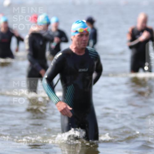 22.06.2025 - Viking Triathlon H.Heesch http://msf.ph/oto/8061776 22.06.2025 10:42:33 Schwimmen 55, 65, 171, 192, 240, 318, 369, 427, 441, 624 meine-sportfotos.de