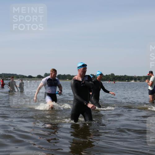 22.06.2025 - Viking Triathlon Michael Strokosch http://msf.ph/oto/8061777 22.06.2025 10:47:17 Schwimmen 51, 74, 76, 267, 421, 547 meine-sportfotos.de