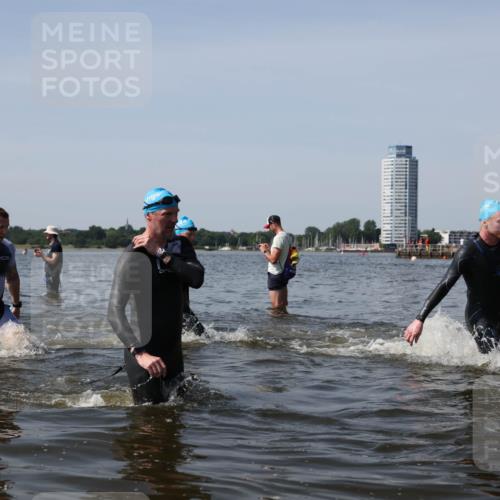 22.06.2025 - Viking Triathlon Michael Strokosch http://msf.ph/oto/8061785 22.06.2025 10:47:17 Schwimmen 51, 74, 76, 267, 421, 547 meine-sportfotos.de