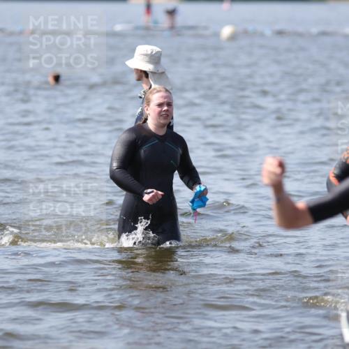 22.06.2025 - Viking Triathlon H.Heesch http://msf.ph/oto/8061787 22.06.2025 10:42:40 Schwimmen 55, 171, 240, 282, 369, 427, 441, 624 meine-sportfotos.de