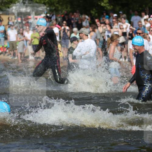 22.06.2025 - Viking Triathlon H.Heesch http://msf.ph/oto/8061788 22.06.2025 10:04:30 Schwimmen 146, 195, 209, 238, 239, 327, 335, 375, 377, 419, 447, 457, 482, 506, 514, 629, 662 meine-sportfotos.de