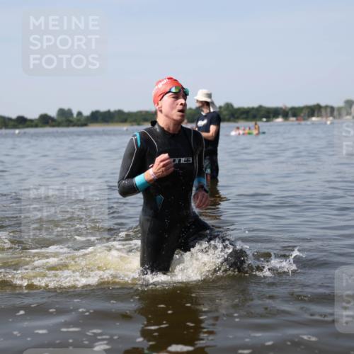 22.06.2025 - Viking Triathlon Michael Strokosch http://msf.ph/oto/8061806 22.06.2025 10:26:49 Schwimmen 288, 610, 661 meine-sportfotos.de