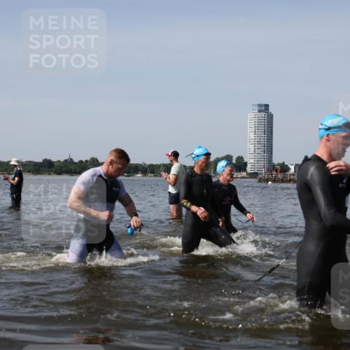 22.06.2025 - Viking Triathlon Michael Strokosch http://msf.ph/oto/8061811 22.06.2025 10:47:19 Schwimmen 51, 74, 76, 267, 421, 547 meine-sportfotos.de
