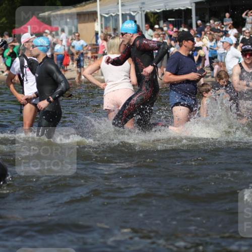 22.06.2025 - Viking Triathlon H.Heesch http://msf.ph/oto/8061813 22.06.2025 10:04:31 Schwimmen 146, 209, 238, 239, 327, 335, 375, 419, 447, 457, 482, 506, 514, 629, 662 meine-sportfotos.de