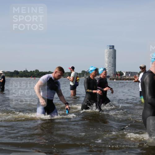 22.06.2025 - Viking Triathlon Michael Strokosch http://msf.ph/oto/8061815 22.06.2025 10:47:19 Schwimmen 51, 74, 76, 267, 421, 547 meine-sportfotos.de