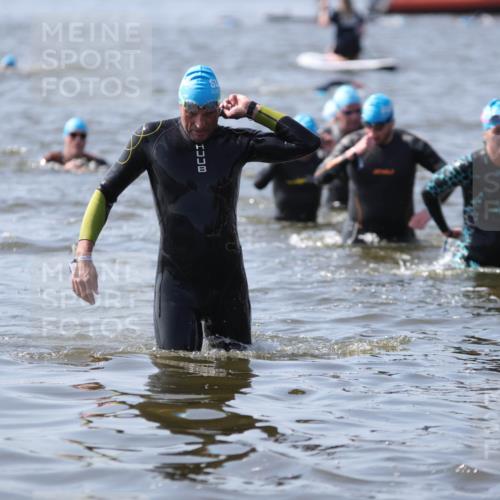 22.06.2025 - Viking Triathlon H.Heesch http://msf.ph/oto/8061817 22.06.2025 10:42:49 Schwimmen 66, 128, 133, 171, 186, 240, 282, 309, 369, 441, 450, 624 meine-sportfotos.de