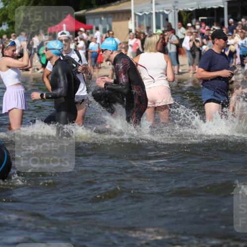 22.06.2025 - Viking Triathlon H.Heesch http://msf.ph/oto/8061819 22.06.2025 10:04:32 Schwimmen 146, 209, 238, 239, 327, 335, 375, 419, 447, 457, 482, 506, 514, 629, 662 meine-sportfotos.de