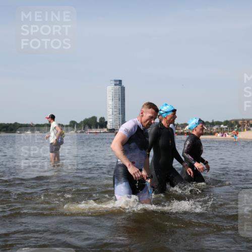 22.06.2025 - Viking Triathlon Michael Strokosch http://msf.ph/oto/8061837 22.06.2025 10:47:20 Schwimmen 51, 74, 76, 267, 421, 547 meine-sportfotos.de