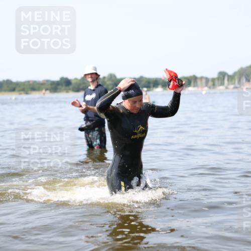 22.06.2025 - Viking Triathlon Michael Strokosch http://msf.ph/oto/8061838 22.06.2025 10:26:57 Schwimmen 52, 81, 145, 288, 610, 623, 661 meine-sportfotos.de