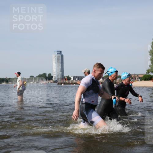 22.06.2025 - Viking Triathlon Michael Strokosch http://msf.ph/oto/8061848 22.06.2025 10:47:21 Schwimmen 51, 74, 76, 267, 421, 547 meine-sportfotos.de