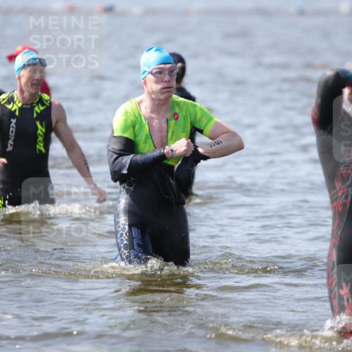 22.06.2025 - Viking Triathlon H.Heesch http://msf.ph/oto/8061851 22.06.2025 10:42:52 Schwimmen 66, 128, 133, 186, 240, 282, 309, 358, 369, 441, 450, 624 meine-sportfotos.de