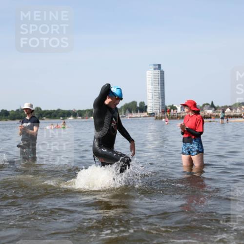 22.06.2025 - Viking Triathlon Michael Strokosch http://msf.ph/oto/8061876 22.06.2025 10:27:02 Schwimmen 52, 81, 145, 288, 623, 661 meine-sportfotos.de