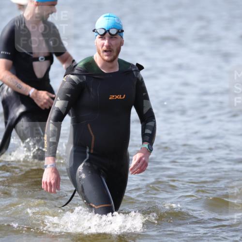 22.06.2025 - Viking Triathlon H.Heesch http://msf.ph/oto/8061885 22.06.2025 10:43:03 Schwimmen 31, 66, 109, 110, 128, 133, 167, 186, 309, 328, 358, 450, 483, 489 meine-sportfotos.de