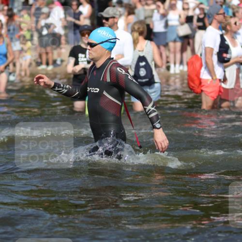 22.06.2025 - Viking Triathlon H.Heesch http://msf.ph/oto/8061893 22.06.2025 10:04:43 Schwimmen 55, 85, 86, 245, 281, 312, 316, 327, 428, 482, 514, 515, 550 meine-sportfotos.de