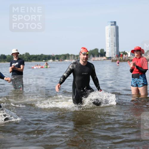 22.06.2025 - Viking Triathlon Michael Strokosch http://msf.ph/oto/8061899 22.06.2025 10:27:04 Schwimmen 52, 81, 145, 288, 623, 661 meine-sportfotos.de