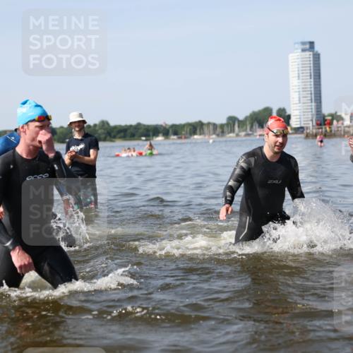 22.06.2025 - Viking Triathlon Michael Strokosch http://msf.ph/oto/8061903 22.06.2025 10:27:05 Schwimmen 52, 81, 145, 288, 623, 661 meine-sportfotos.de