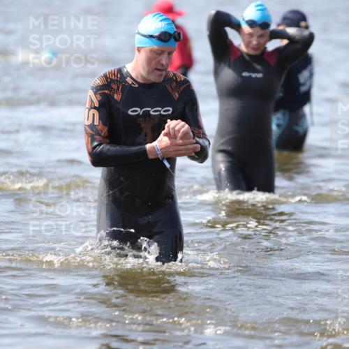 22.06.2025 - Viking Triathlon H.Heesch http://msf.ph/oto/8061941 22.06.2025 10:43:09 Schwimmen 31, 66, 109, 110, 115, 128, 167, 186, 309, 328, 358, 450, 483, 489 meine-sportfotos.de