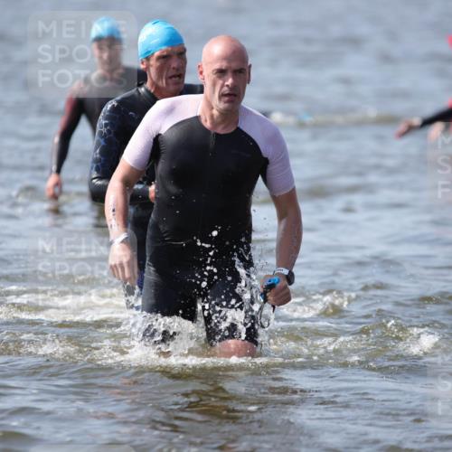 22.06.2025 - Viking Triathlon H.Heesch http://msf.ph/oto/8061946 22.06.2025 10:43:12 Schwimmen 31, 66, 109, 110, 115, 128, 167, 186, 257, 328, 358, 483, 489 meine-sportfotos.de