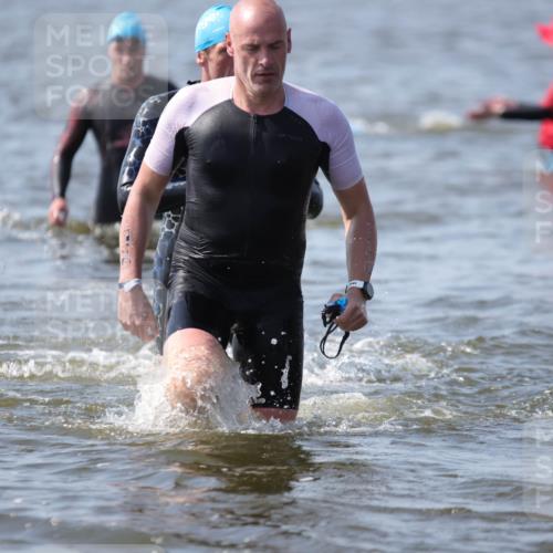 22.06.2025 - Viking Triathlon H.Heesch http://msf.ph/oto/8061952 22.06.2025 10:43:12 Schwimmen 31, 66, 109, 110, 115, 128, 167, 186, 257, 328, 358, 483, 489 meine-sportfotos.de
