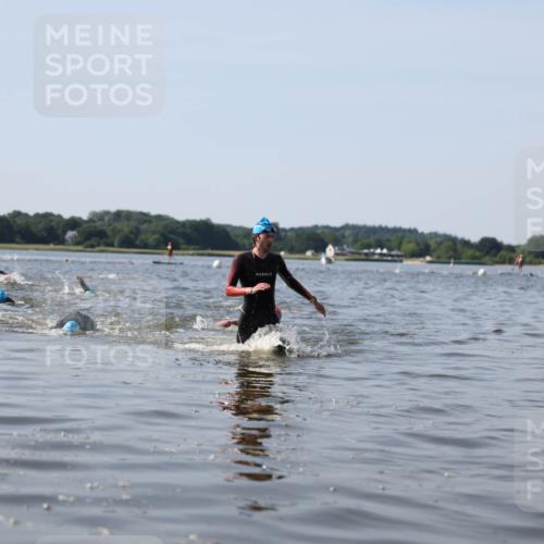 22.06.2025 - Viking Triathlon Michael Strokosch http://msf.ph/oto/8061959 22.06.2025 10:27:24 Schwimmen 272, 286, 611 meine-sportfotos.de