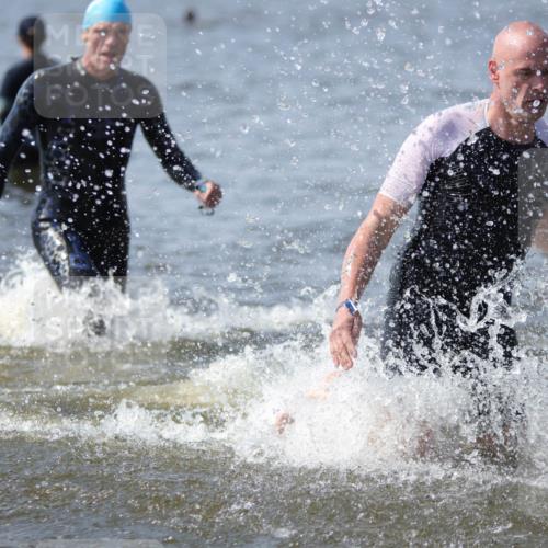 22.06.2025 - Viking Triathlon H.Heesch http://msf.ph/oto/8061969 22.06.2025 10:43:16 Schwimmen 31, 109, 110, 115, 167, 257, 328, 358, 483, 489, 501, 620 meine-sportfotos.de