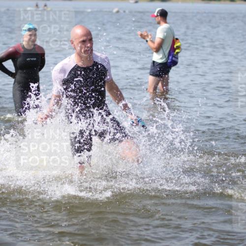 22.06.2025 - Viking Triathlon H.Heesch http://msf.ph/oto/8061982 22.06.2025 10:43:17 Schwimmen 31, 109, 110, 115, 167, 257, 328, 358, 483, 489, 501, 620 meine-sportfotos.de