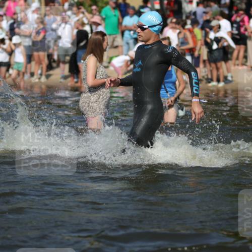 22.06.2025 - Viking Triathlon H.Heesch http://msf.ph/oto/8061986 22.06.2025 10:04:53 Schwimmen 29, 70, 72, 86, 248, 254, 281, 295, 312, 316, 362, 394, 411, 509, 515, 527 meine-sportfotos.de