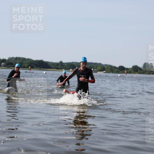 22.06.2025 - Viking Triathlon Michael Strokosch http://msf.ph/oto/8061989 22.06.2025 10:27:26 Schwimmen 272, 286, 611 meine-sportfotos.de