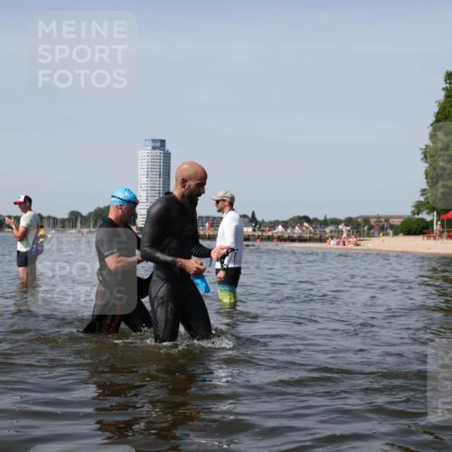 22.06.2025 - Viking Triathlon Michael Strokosch http://msf.ph/oto/8061991 22.06.2025 10:47:45 Schwimmen 71, 84, 183, 190, 223, 261, 285, 452, 606 meine-sportfotos.de