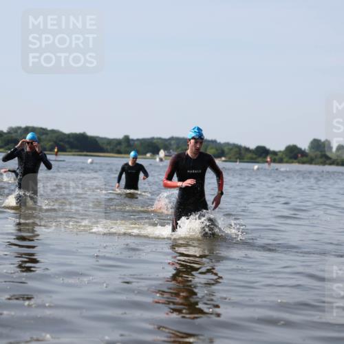 22.06.2025 - Viking Triathlon Michael Strokosch http://msf.ph/oto/8061995 22.06.2025 10:27:26 Schwimmen 272, 286, 611 meine-sportfotos.de