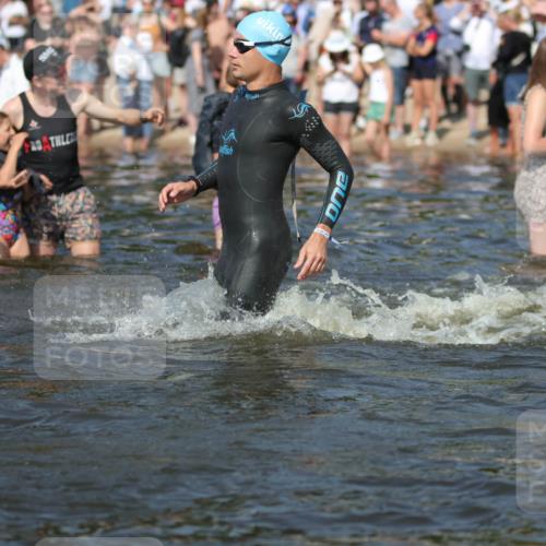 22.06.2025 - Viking Triathlon H.Heesch http://msf.ph/oto/8062007 22.06.2025 10:04:53 Schwimmen 29, 70, 72, 86, 248, 254, 281, 295, 312, 316, 362, 394, 411, 509, 515, 527 meine-sportfotos.de