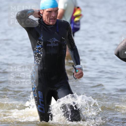 22.06.2025 - Viking Triathlon H.Heesch http://msf.ph/oto/8062019 22.06.2025 10:43:20 Schwimmen 31, 109, 110, 115, 167, 257, 328, 483, 501, 620 meine-sportfotos.de